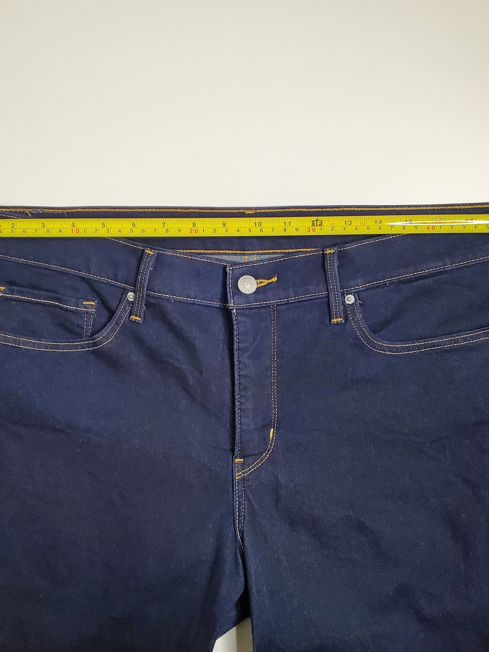 Levi's Women's 312 Shaping Slim Jeans, Blue (Size 34) - Picture 7 of 10